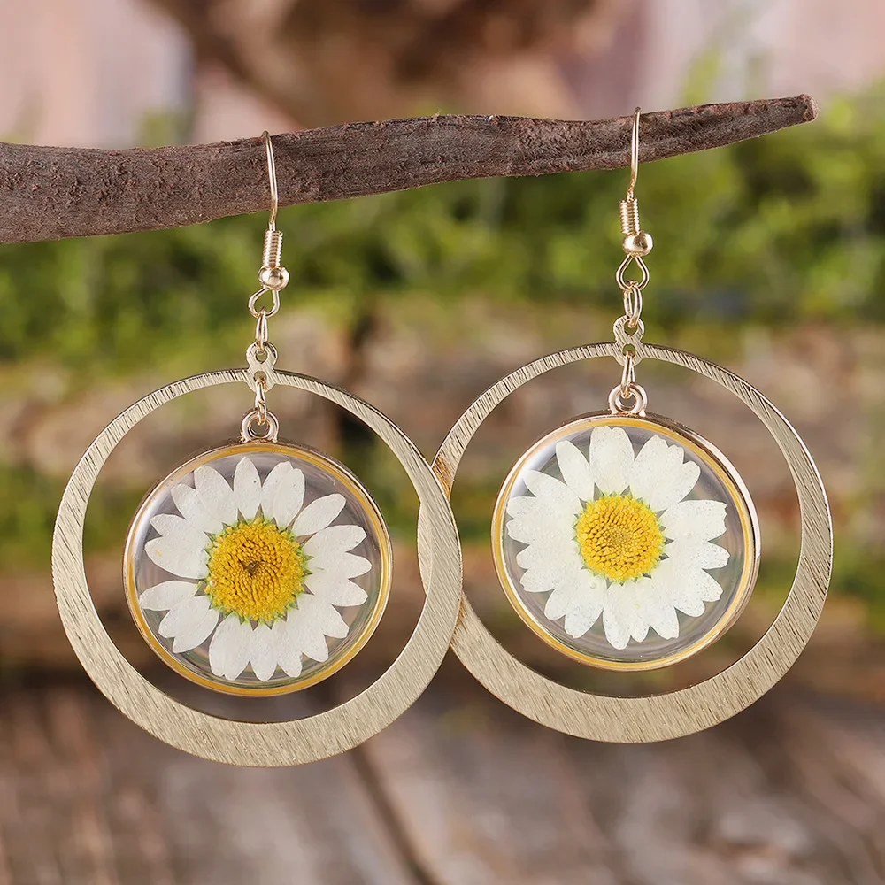 

White Daisy Series Natural Flower Earrings Epoxy Resin Pressed Flower Earrings Handmaking Real Floral Earring Jewelry Wholesale