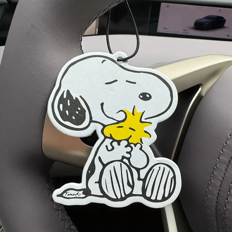 Snoopy solid hanging aromatherapy tablet cartoon shape purifying air wardrobe car universal car decoration to send to friends