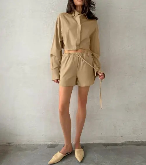 

Fashion and Casual Cotton and Linen Solid Color British 2-Piece Set with Collar, Long Sleeved Shirt Top and Straight Shorts Set