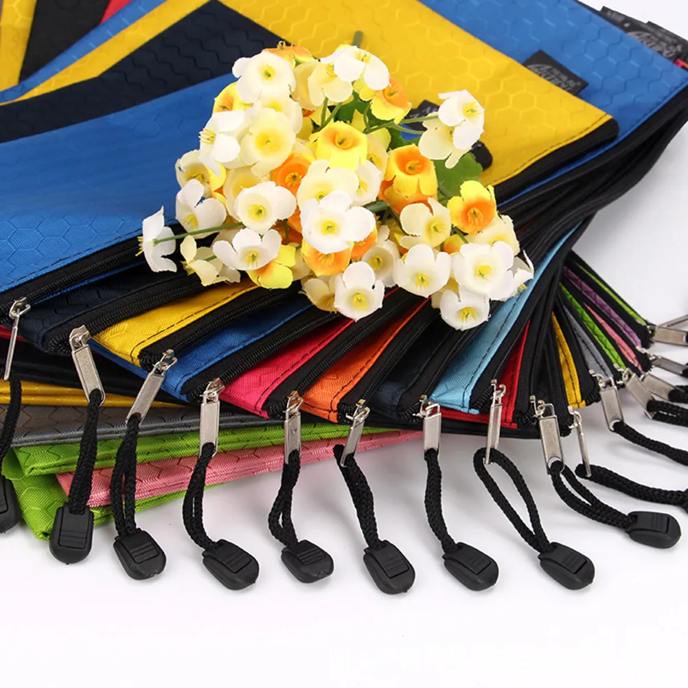 Bolsa de Archivo Impermeable de Tela Oxford Resistente con Estampado de Balones, Carpeta de Documentos A4 con Cremallera, Organizador de Viaje y Oficina, Apta para Cepillo de Dientes