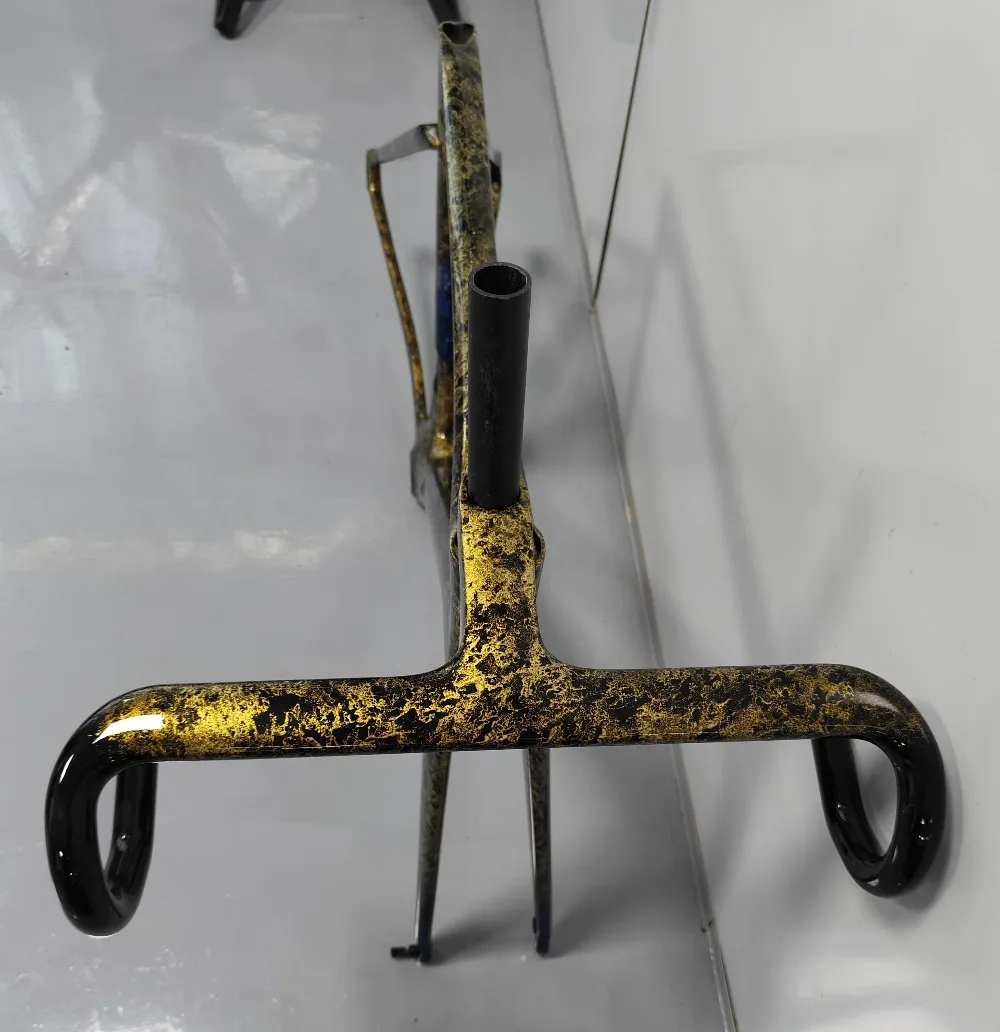 

Carbon Frame Disc Brake Full Hidden Cable Bicycle Parts Customized Color Road Bike Frame Set