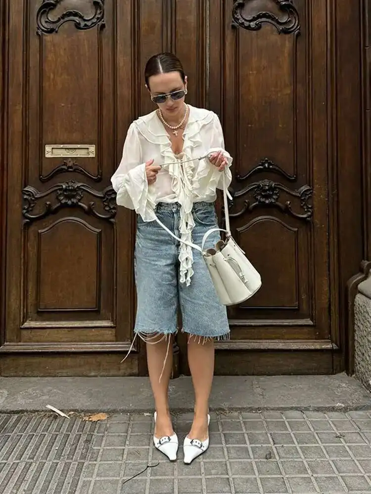 Sexy Witte Flare Mouw See Through Shirt Mode V-hals Unces Lace Up Tops Nieuwe Vrouwelijke Lente Party High Street Blouse 2025