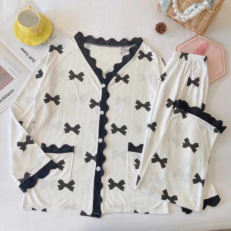 Рисунок 5 - Женский пижамный комплект из двух предметов