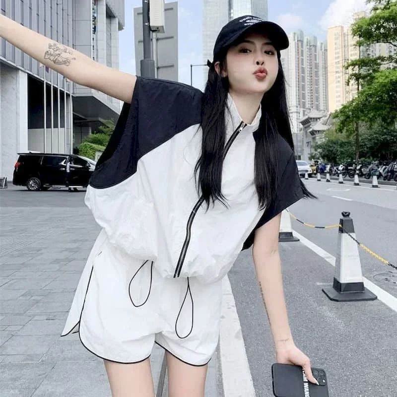 

Sporty Shorts Sets Loose Korean Style Sleeveless Hooded Overcoat and Elastic Waist Pants Two Piece Sets Casual Women Z492