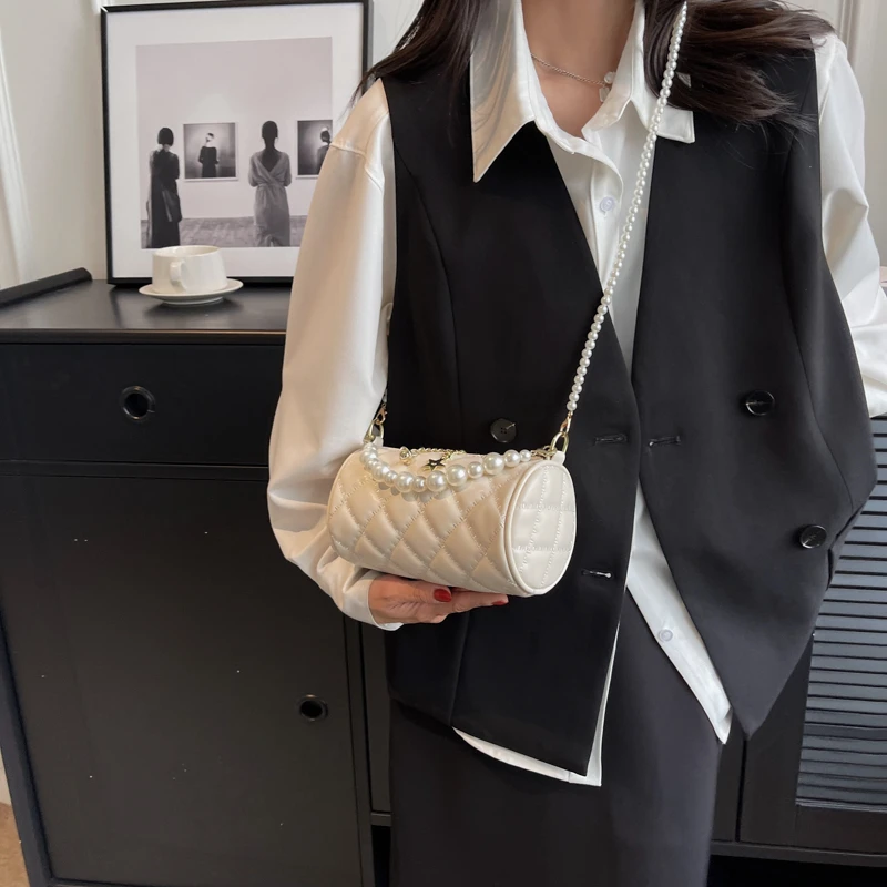 

Women Elegant Luxury Leather Crossbody Bag High End Shoulder Handbag Classic Tote Daily Fashion Style For Modern Wear