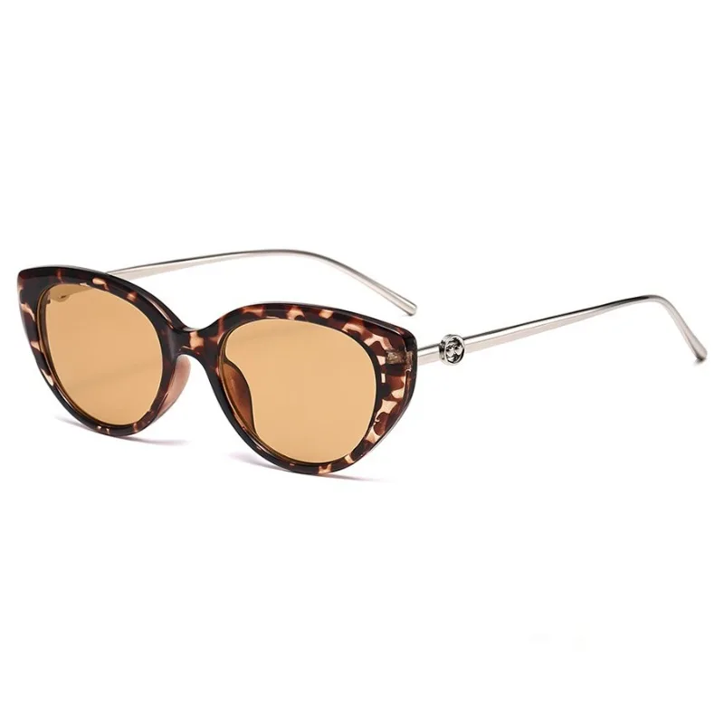 نظارات شمسية كلاسيكية على شكل عين القطة للنساء 2025 إطار معدني للحماية من الأشعة فوق البنفسجية لتنحيف الوجه المربع المستدير