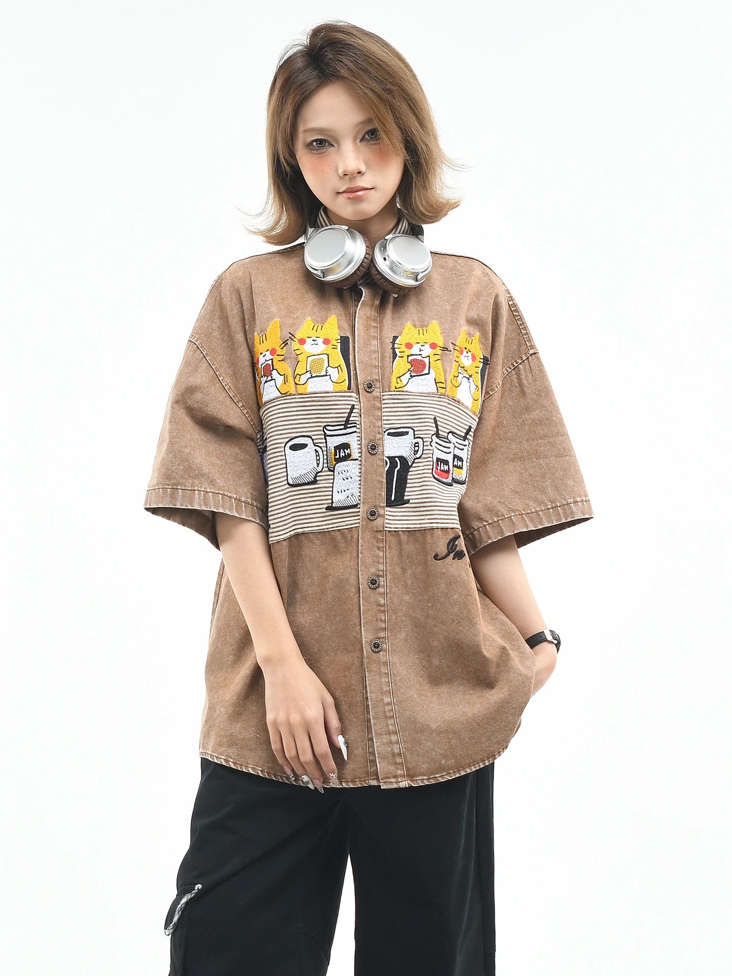 

Оригинальная джинсовая рубашка OV с вышивкой в стиле ретро-мультфильмов, женская летняя свободная рубашка с коротким рукавом, из 100% хлопка, повседневная, для пар, с эффектом потертости, размер S...