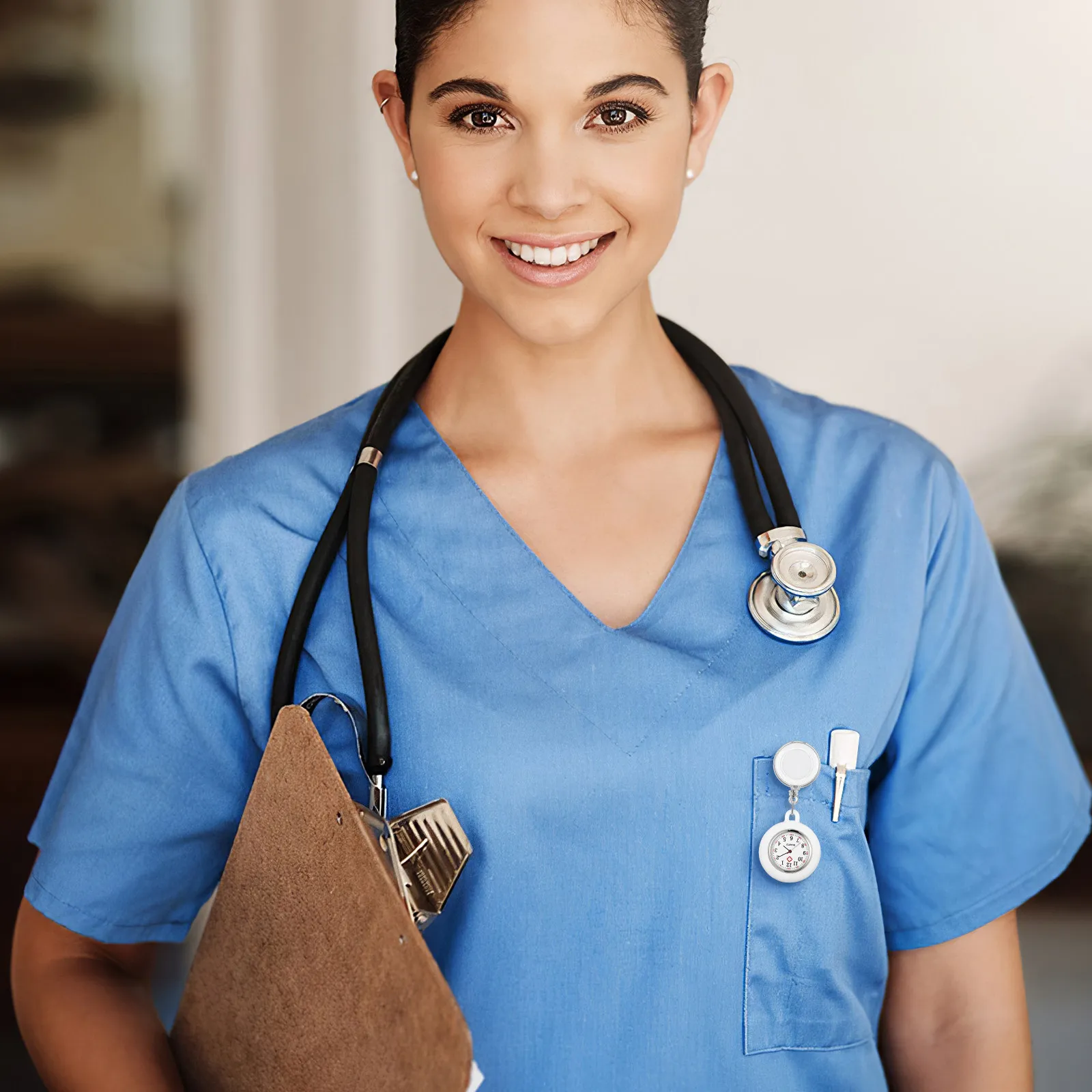 relogio-de-bolso-com-design-de-enfermeira-sorridente-prendedor-de-cracha-relogio-de-pendurar-leve-com-indicacao-precisa-da-hora-ideal-para-medicos-clinicas-e-estudantes