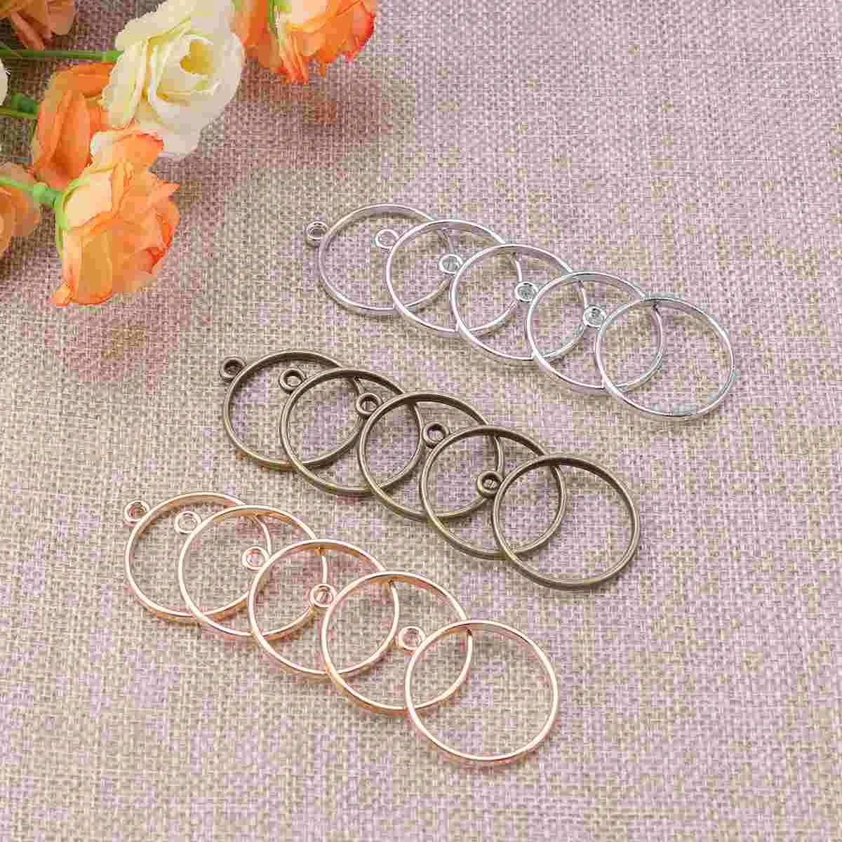 

30 PCS Uv Resin Bezel Charms Gold Hollow Flower Pendants Frame Jewelry Back Making Accessoires