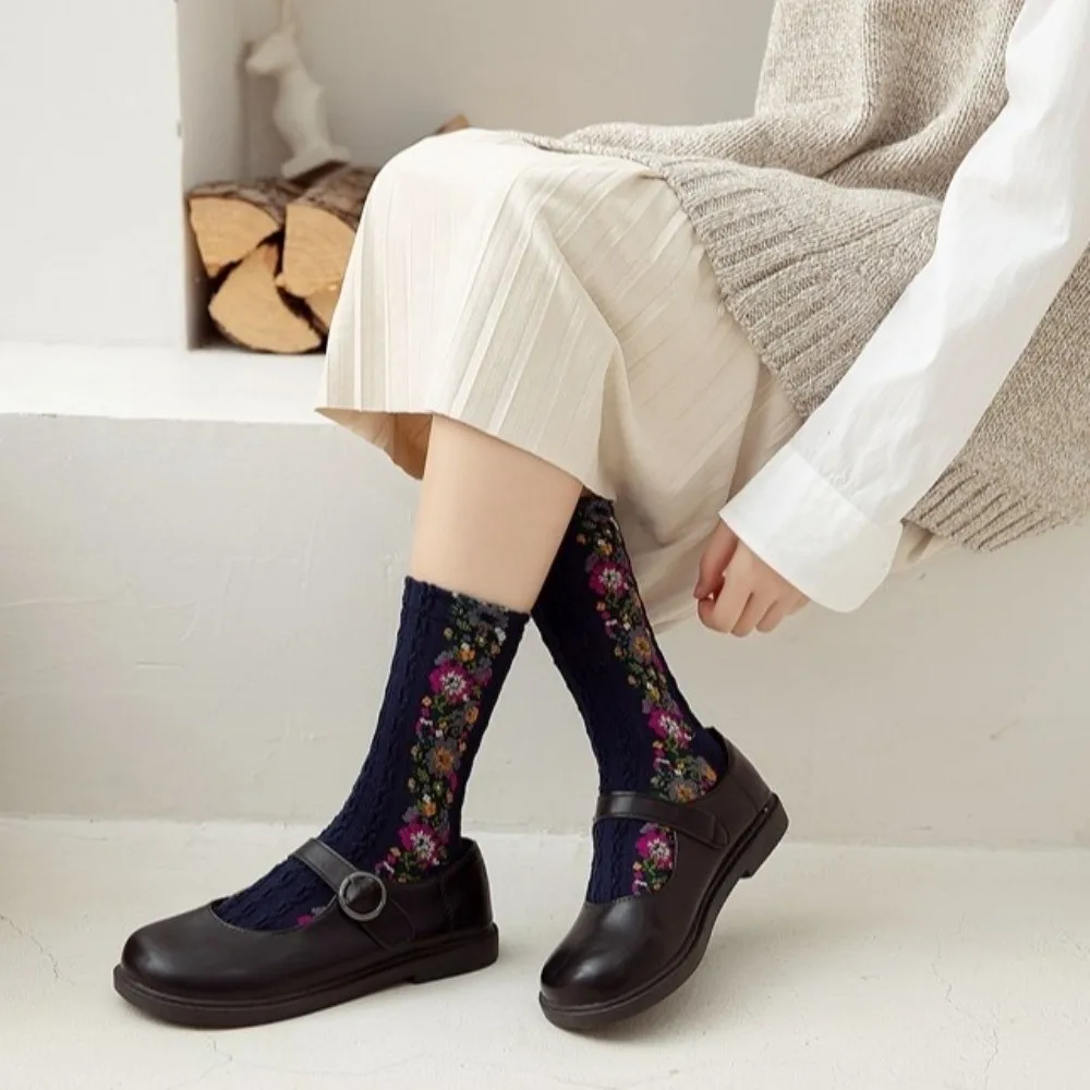 5 ペアヴィンテージ花柄刺繍靴下原宿ストリートエスニックスタイル靴下快適なソフトミディアムチューブソックス四季