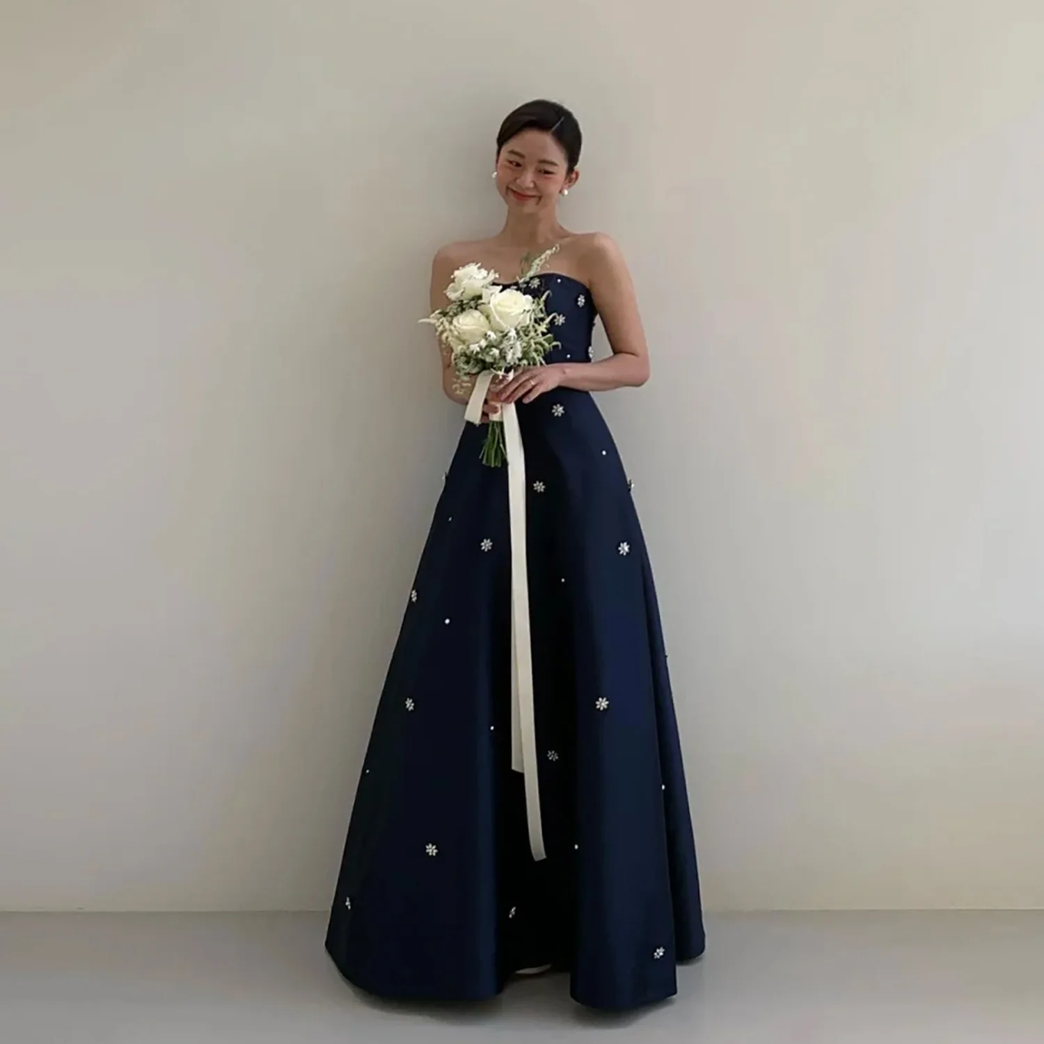 

Elegant Light Evening Dresses for Bride Strapless Satin A-line Wedding Party Dress Floor Length Wedding Shooting Dresses