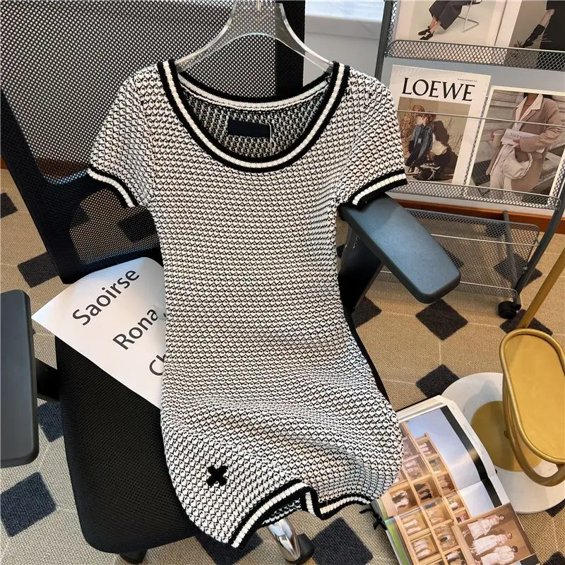 Korean Version Street Bombing Super Slim Fit Dress for Women Sweet and Cool Short Sleeved Knitted Dress Summer Contrasting Dress