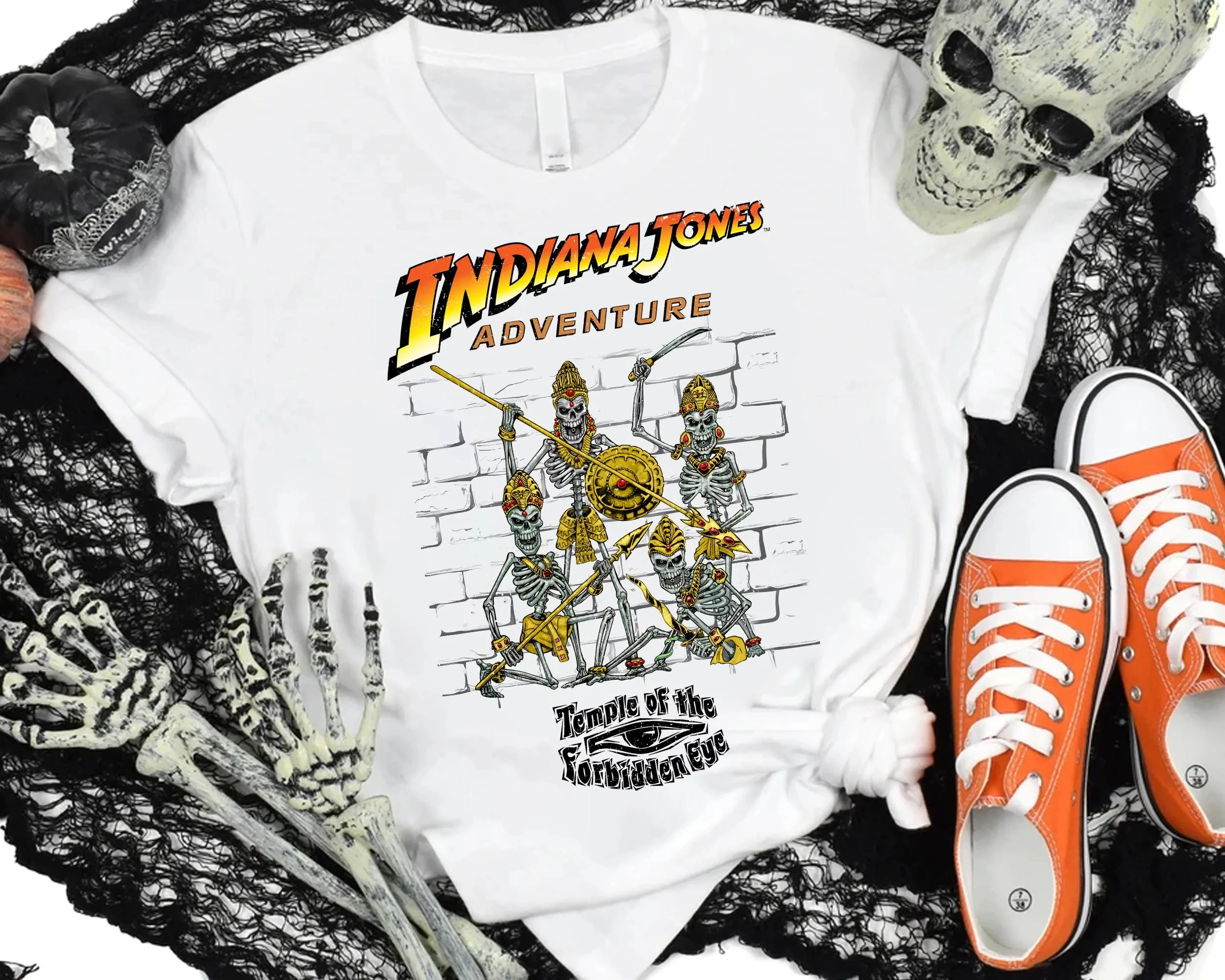 ديزني إنديانا جونز مغامرة معبد العين المحرمة الهياكل العظمية خمر قميص ديزني لاند 1995 ريترو قميص ديزني لاند الأسرة المحملة