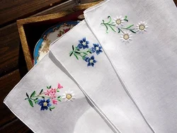 4 PCS Vintage Hand-embroidered Cotton Handkerchief Handkerchief Cover Towel Square 30CM Handkerchief