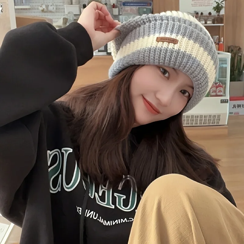 قبعة محبوكة مخططة على الموضة الكورية قبعة خفيفة الوزن للرجال والنساء دافئة مقاومة للرياح للخريف والشتاء مناسبة لركوب الدراجات في الهواء الطلق