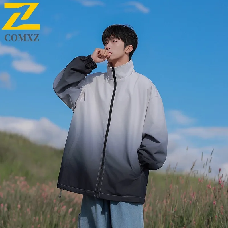 

COMXZ мужские куртки 2025 двусторонние ветрозащитные легкие куртки с градиентом для кемпинга и пешего туризма, осеннее свободное спортивное пальто с воротником-стойкой