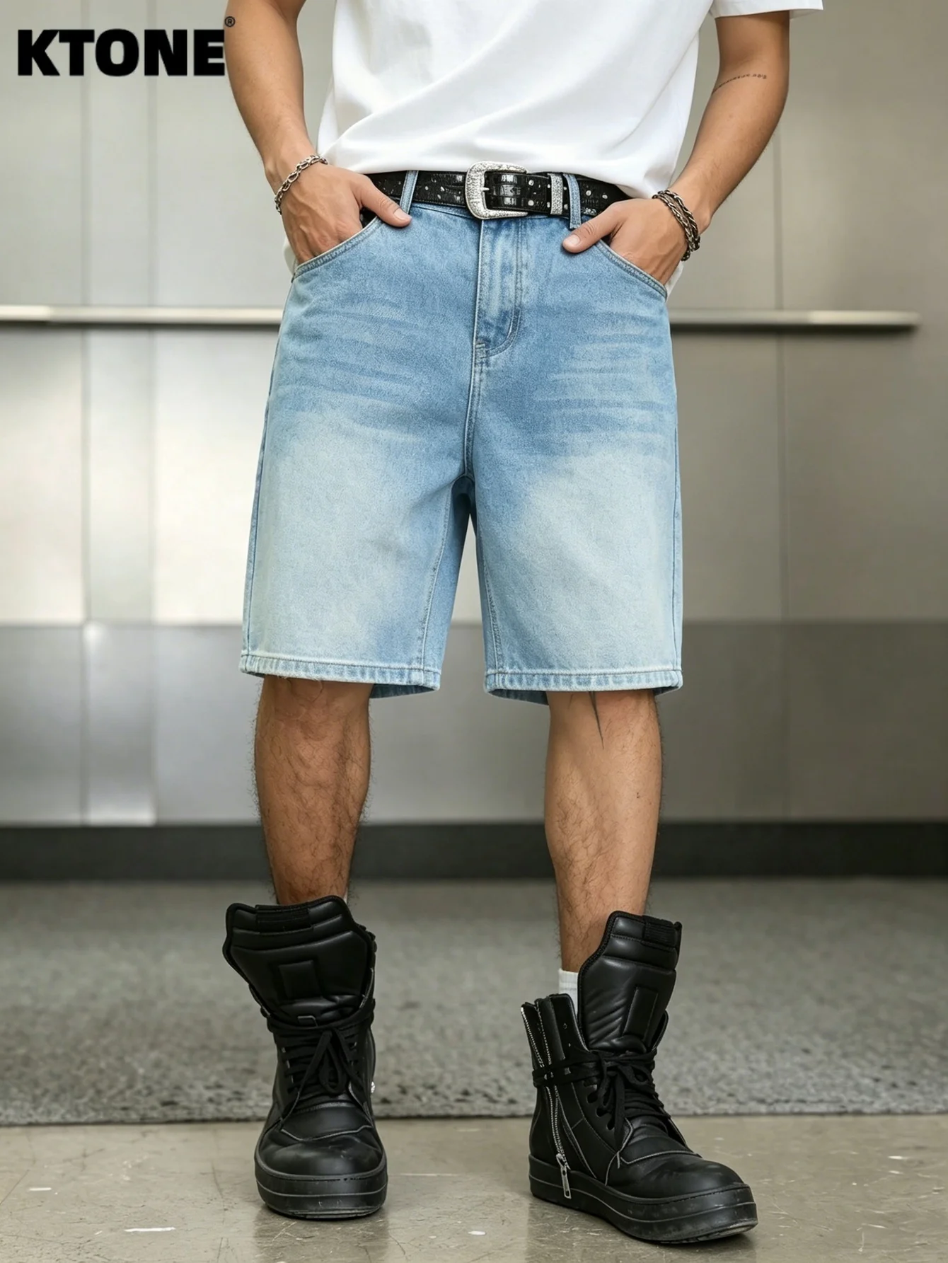 

Streetwear Style Loose Non‑Stretch Jean Shorts Men Casual Denim Shorts No accessories or belts included