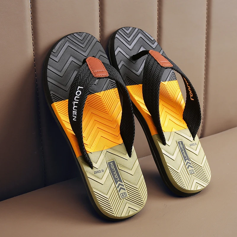 New men's flip flops with soft sole, comfortable, open toe slippers, suitable for indoor and outdoor walks, summer beaches, anti