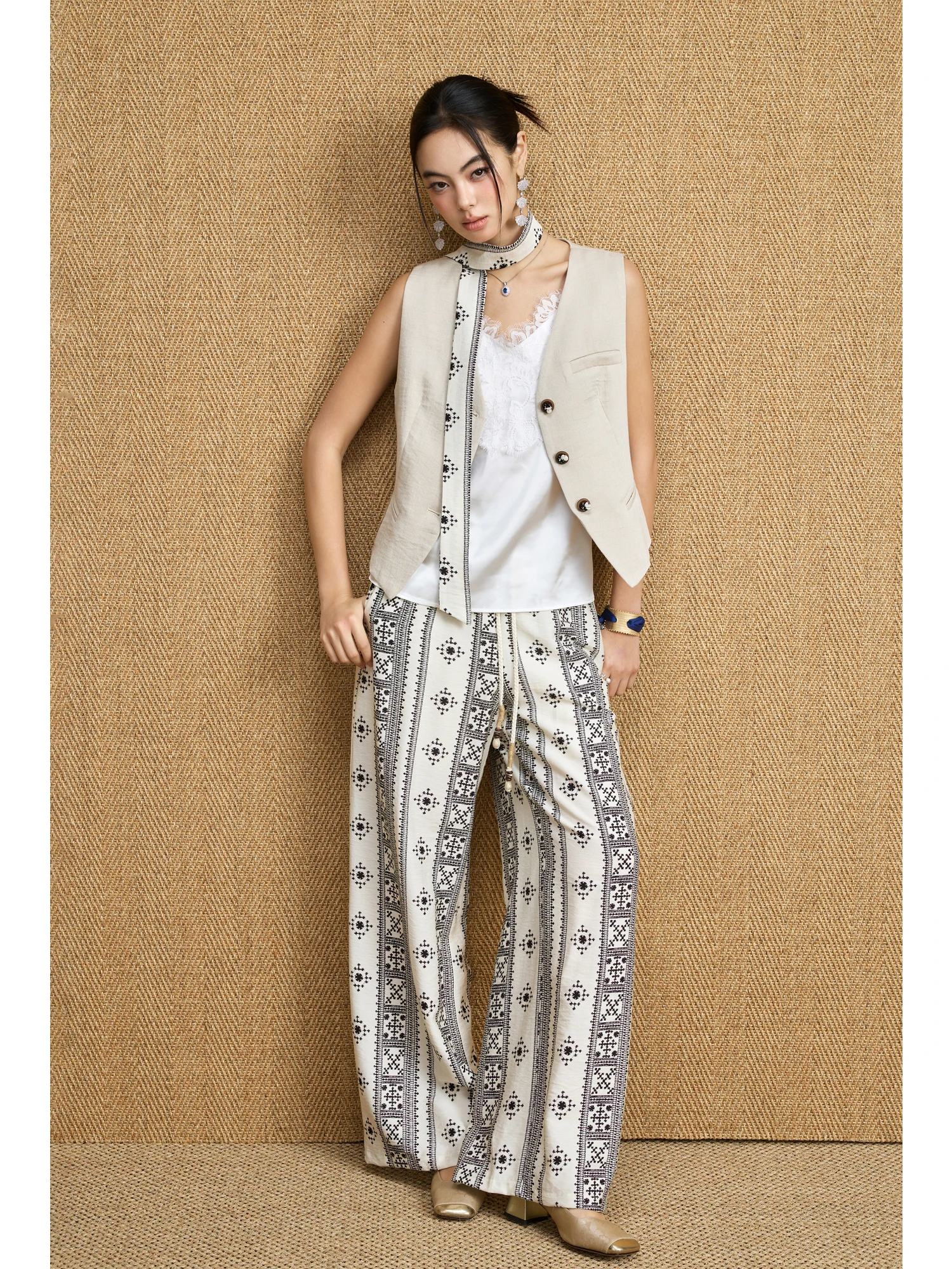 

Комплект MIUCO: Винтажный свитер с V-образным вырезом и широкие брюки в богемном стиле, с вышивкой, для женщин, весенний наряд