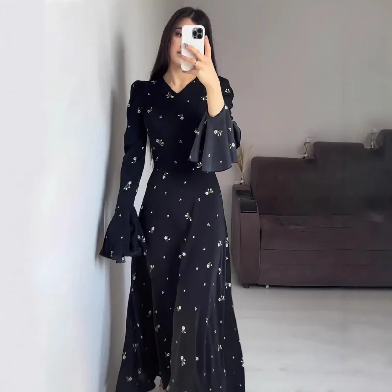 2025 New Women's Floral Print Bell Sleeve Maxi Dress Elegant V-Neck Flowy Chiffon Long Gown for Beach Wedding Party Holiday