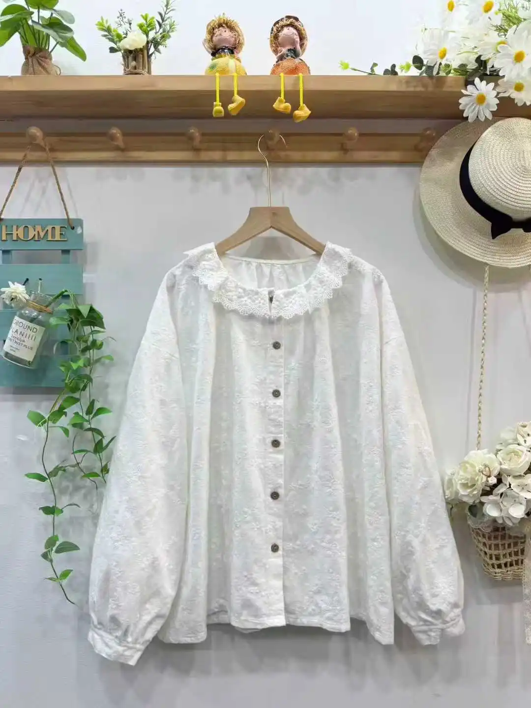 Nowa koszula z długim rękawem z bawełny na wiosnę 2026, damska bluzka z kołnierzykiem Piotrusia Pana, haftowana, w stylu Mori Girl, słodka, w stylu preppy, luźna bluzka T5D652CC