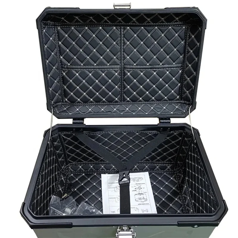 

Горячая продажа: Задний кофр для мотоцикла 65 л, серебристо-черный (из алюминиевого сплава)