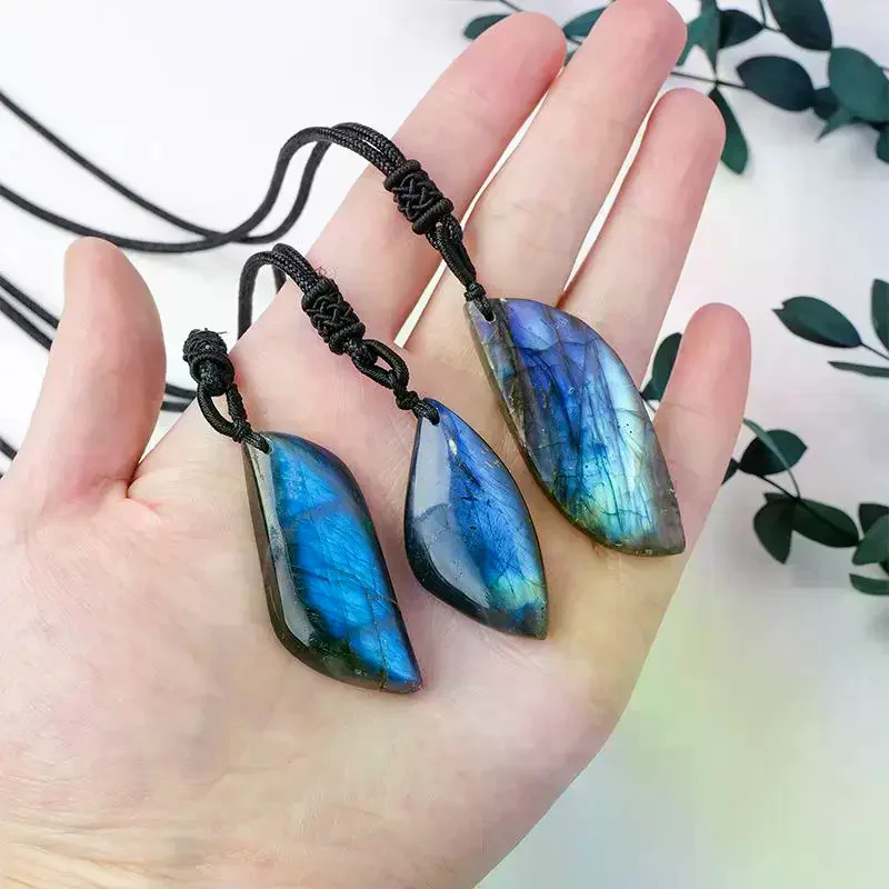 Stone Craft Natural Labradorite Stone Polished Geometric Shape Crystal Exquisite Training Stone