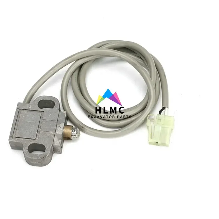 PC200-5 PC200-6 6D95 Travelling Pressure Sensor Excavator Switch D4C-9093 203-06-5621