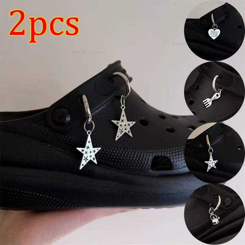 2 Stück Legierung Pentagramm Schuhzubehör Kreative Glocken-Gabel-Anhänger DIY Hängende Party-Schmuckstücke Karabinerhaken Schuhschnallen Dekoration