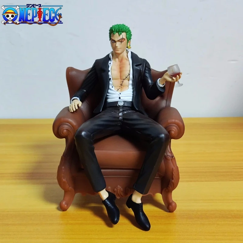 One Piece Anime Figur Anzug Thug Sofa Roronoa Zoro Sitzende Modell 14 cm PVC Action Figur Dekoration Ornamente Statue Spielzeug geschenk