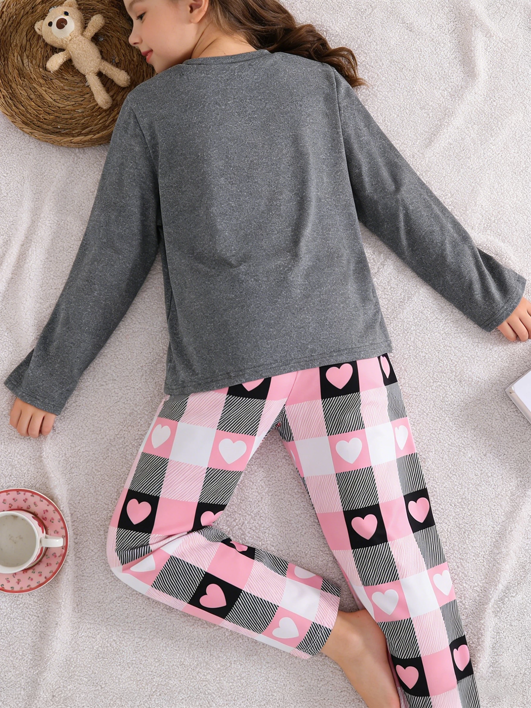 Girls' home clothes two-piece set for spring and autumn, girls' heart-shaped Valentine's Day long-sleeved top and plaid set