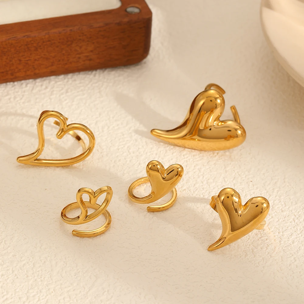 Fashion Minimalist 18k Gold Plated Glossy Heart Rings Non Tarnish Stainless Steel Hollow Out Heart Adjustable Rings for Women