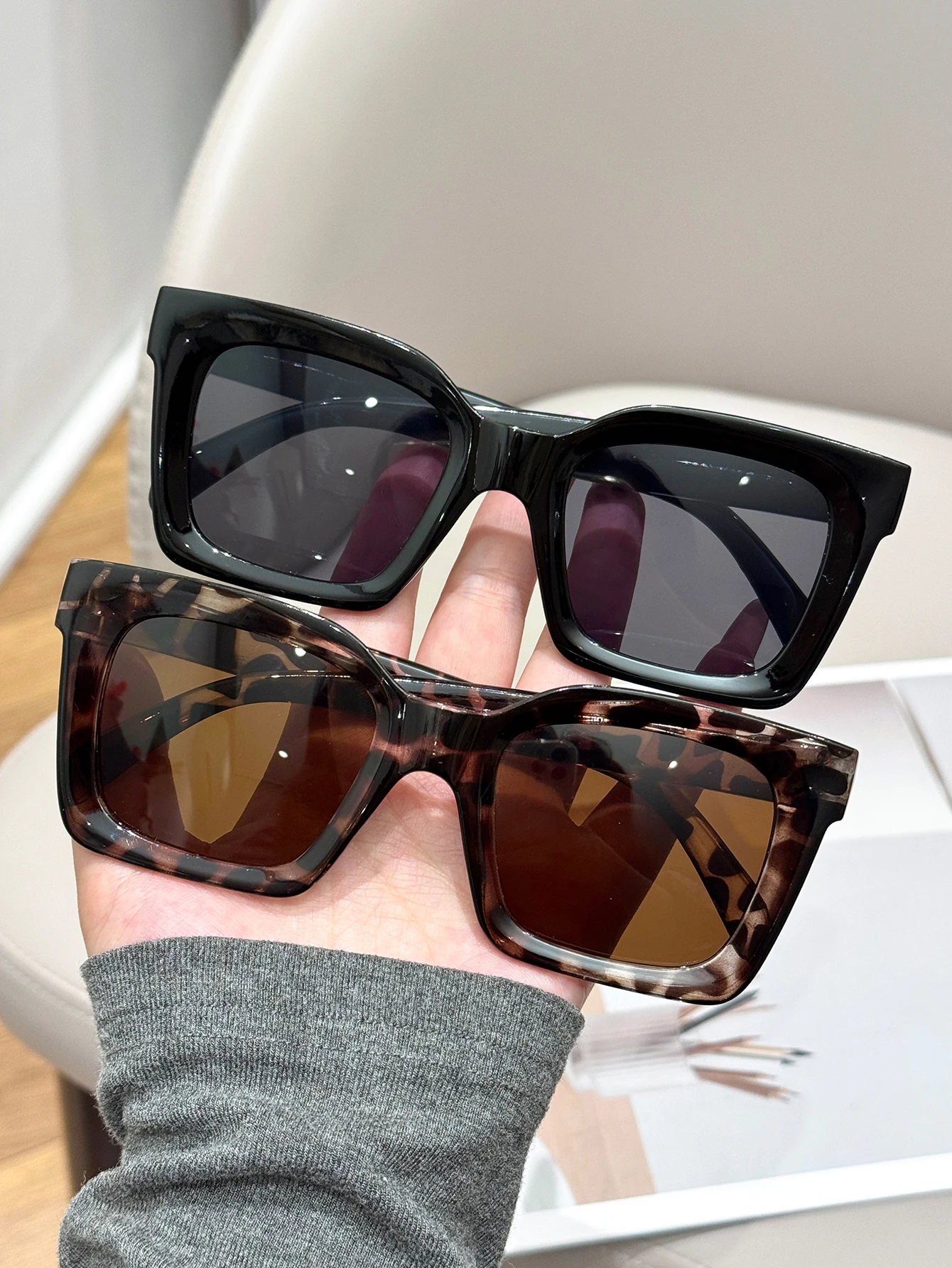 2pcs about square thick frame outdoor sunglasses, two background styles, go out all-match