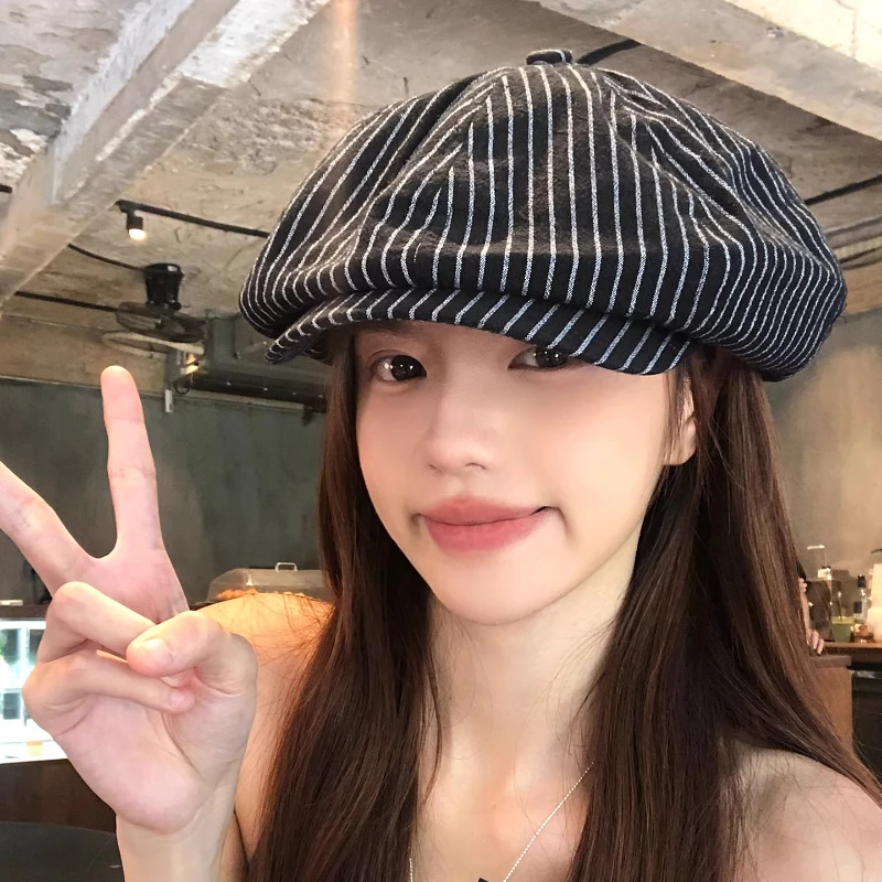 

Harajuku Retro Black and White Striped Berets for Men and Women Summer Sun Protection Versatile Casual Literary Octagonal Hat