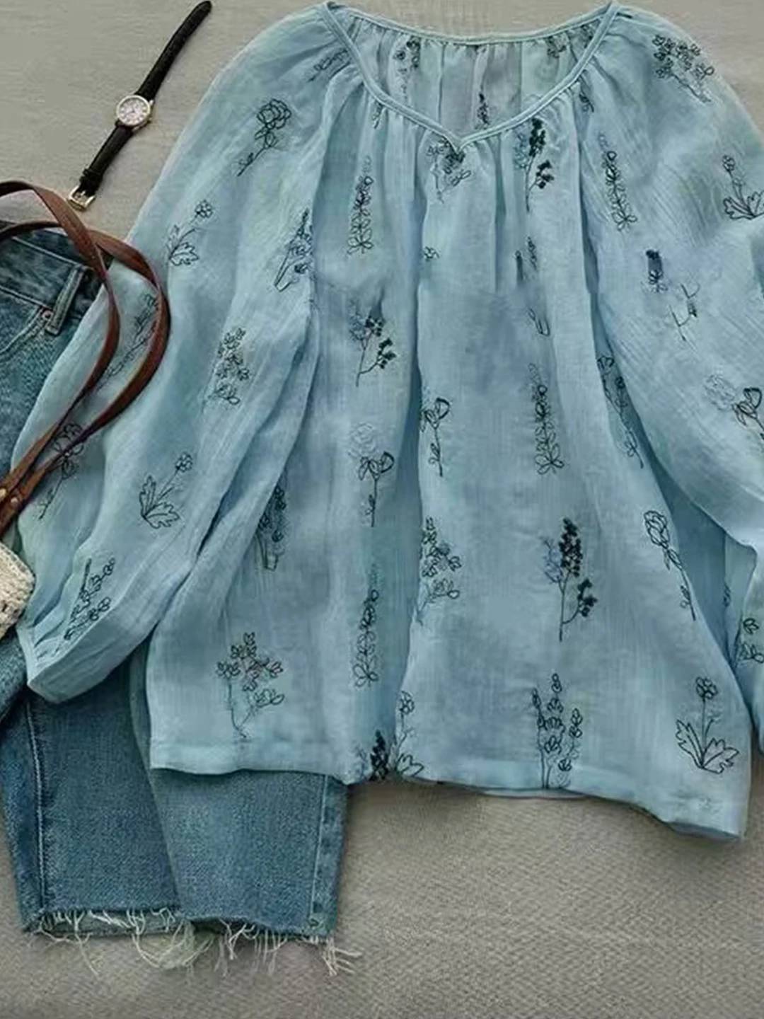 

Синяя вышитая цветочная свободная повседневная легкая летняя рубашка с рукавами-фонариками для женщин: комфортная, дышащая, с защитой от солнца