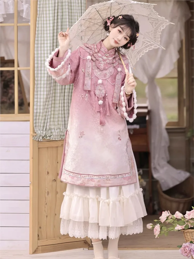 A new Chinese-style dress set for women in Hanfu