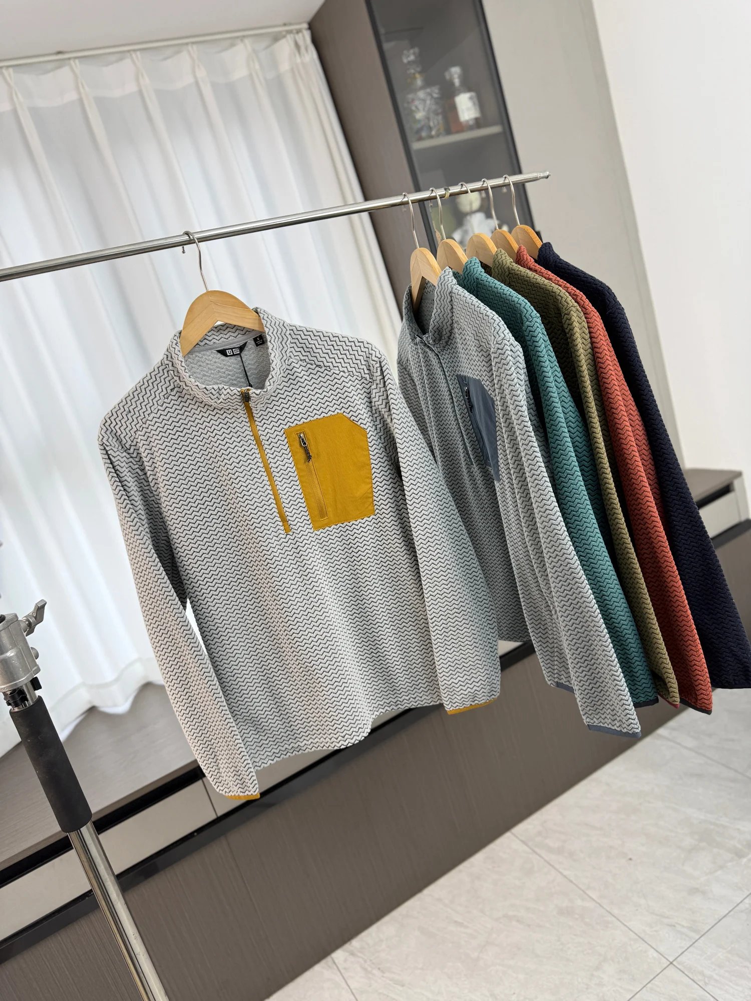 

Outdoor Mountain Series Wave Pattern Half Zipper Fleece Sweatshirt Hoodie Pocket Decorated Men's Warm Long Sleeve Casual Shirt