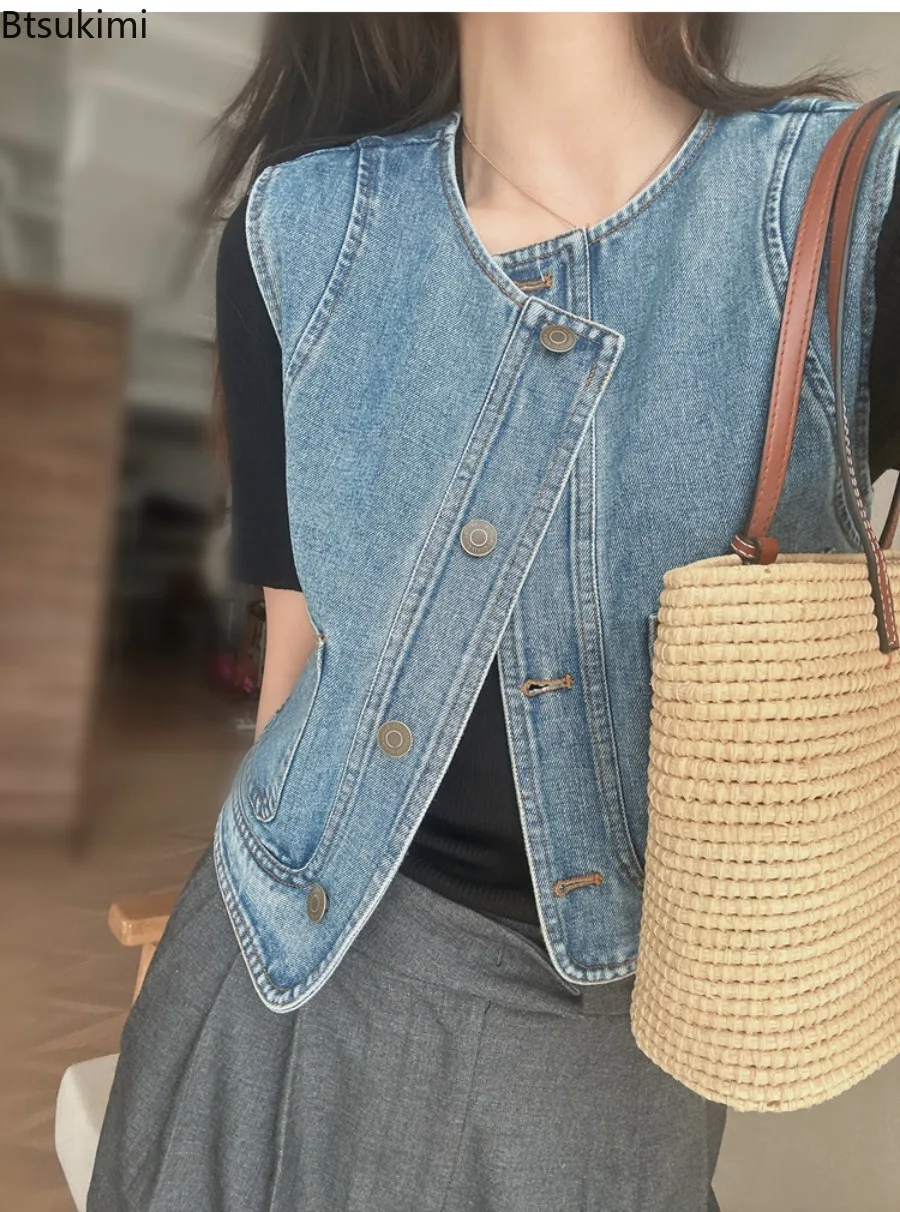 

2025 Summer Denim Vests Fashionable Women Vintage Coat Sleeveless O Neck Vest Coats Single Breasted Pockets Loose Denim Tops