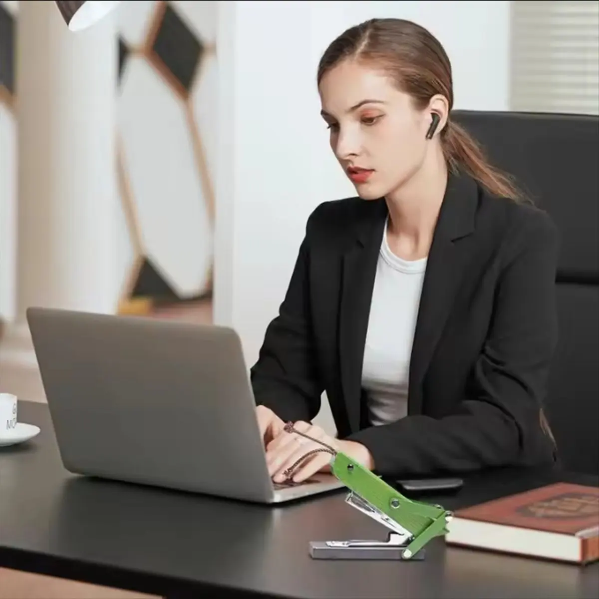 Top Sale Staplers for Desk Offices Stapler Business Manual Desk Stapler Rotating Commercial Stapler for Offices School Library
