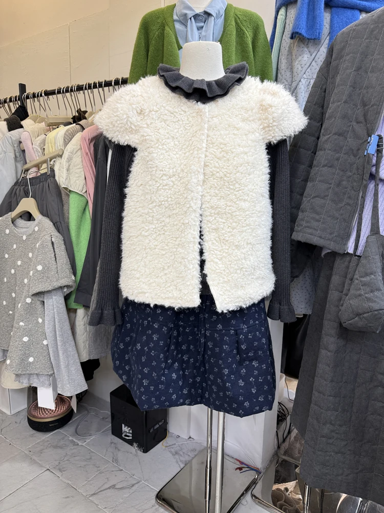 

Women's Autumn Winter O Neck Loose Faux Wool Vest Outwear Lady Korean Style Streetwear Solid Color Fluffy Faux Fur Vest Top