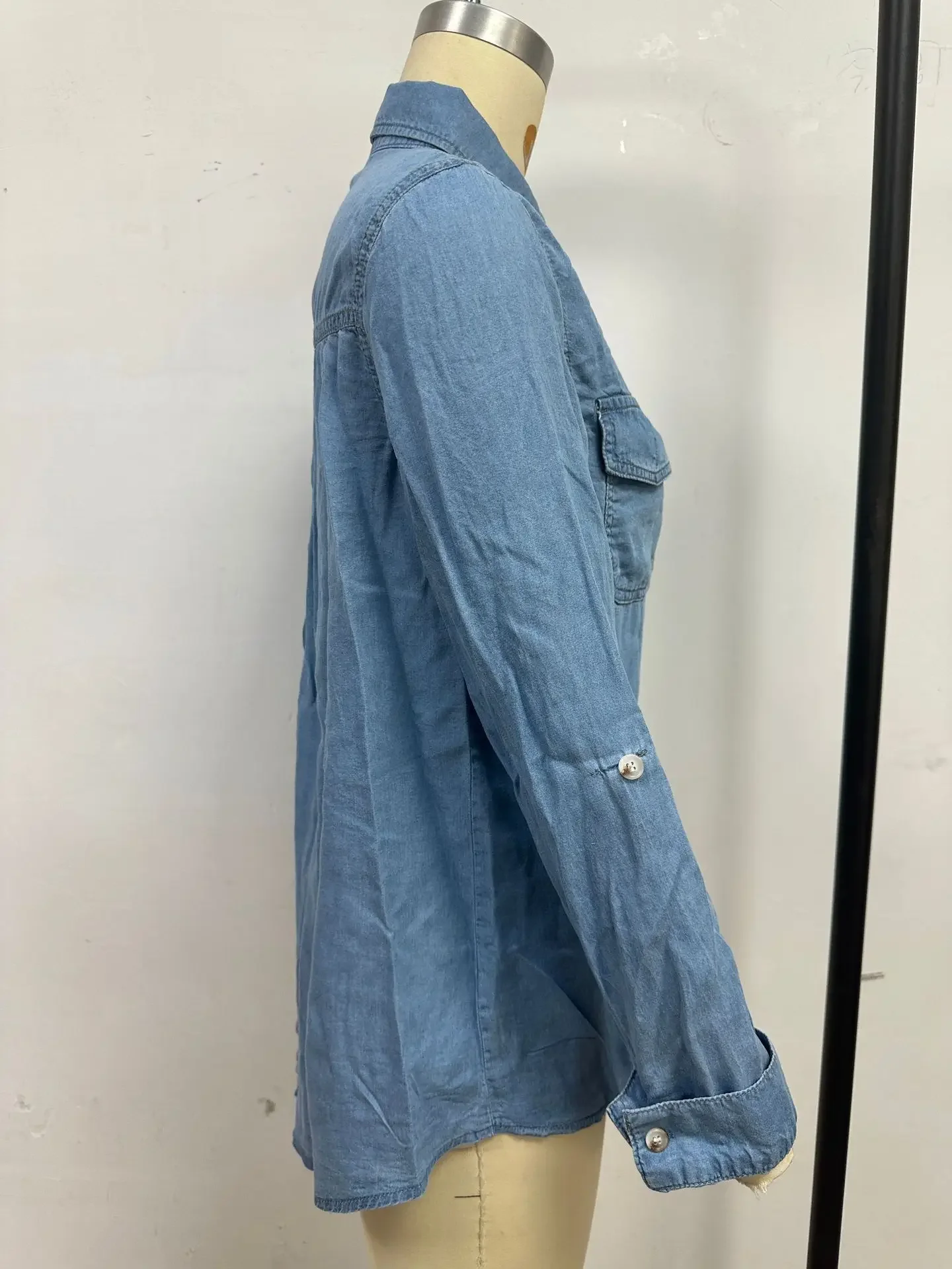 25 mode d'été col décontracté simple boutonnage femmes à manches longues