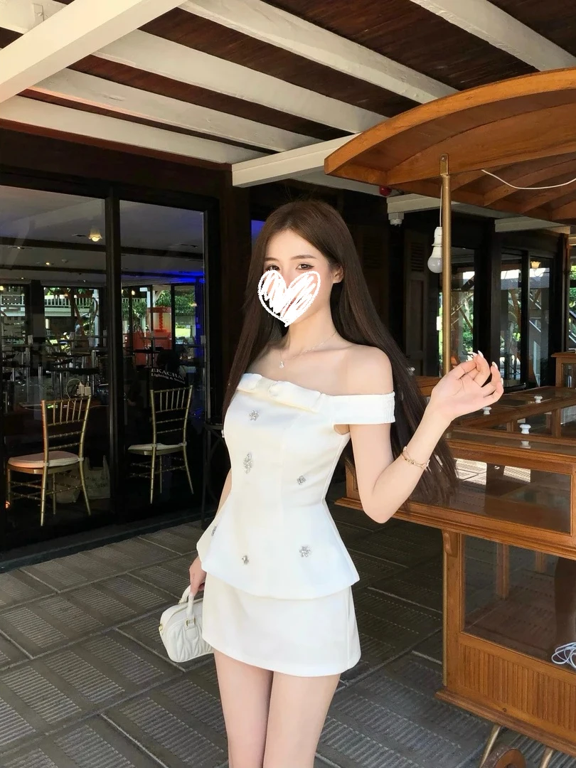 Star Secret Summer Floral Design Off-Shoulder Waist-Cinching Slimming Top-Short Skirt Two-Piece Set in Creamy White