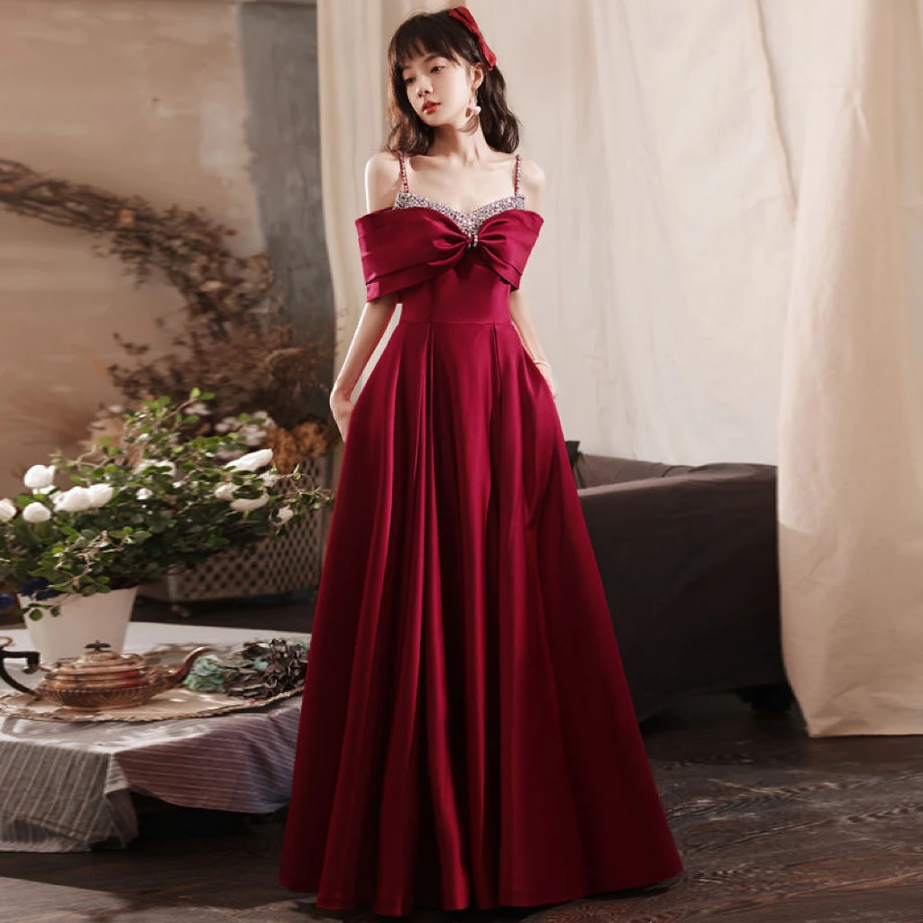 

Burgundy Formal Bridesmaid Dress Crystal Rhinestone Off Shoulder Satin Spaghetti Strap Bow A Line Long Female Party Evening Gown