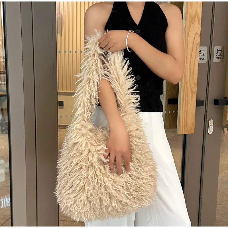 Lange, lockige, flauschige Schultertasche aus Kunstlammwolle, Y2k Mädchen Winter Weiche Plüsch-Handtasche, Damen Einfarbige Arbeits- und Pendler-Tragetasche – Detail 7