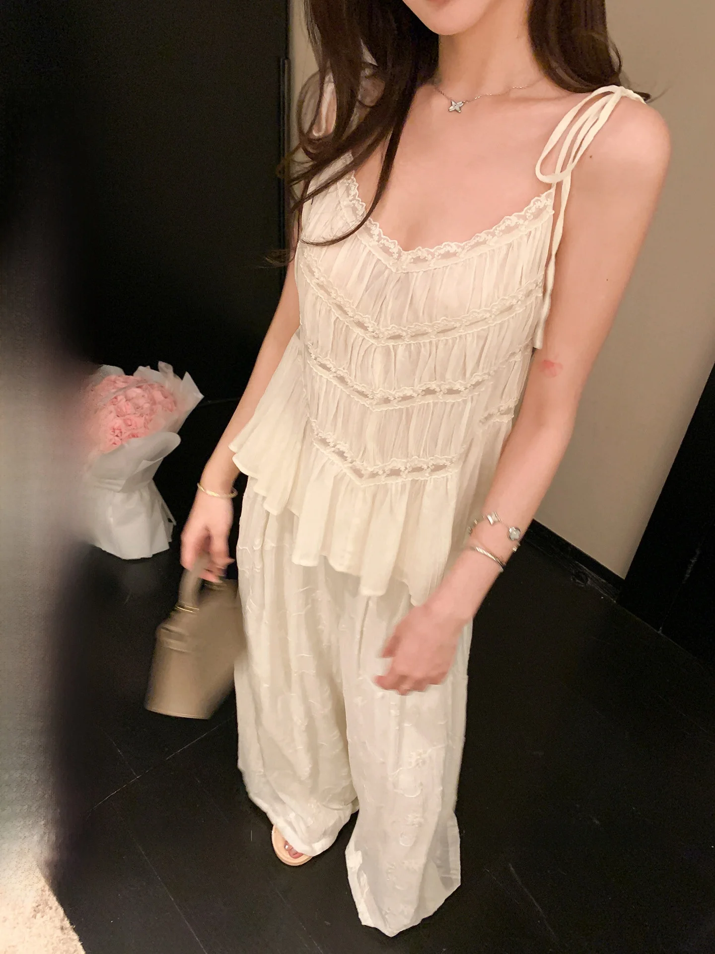 

YOLI Zhang Yuli First Love Secret Place Женский весенний топ с V-образным вырезом и бретельками, повседневный, универсальный, свободного кроя, из хлопка