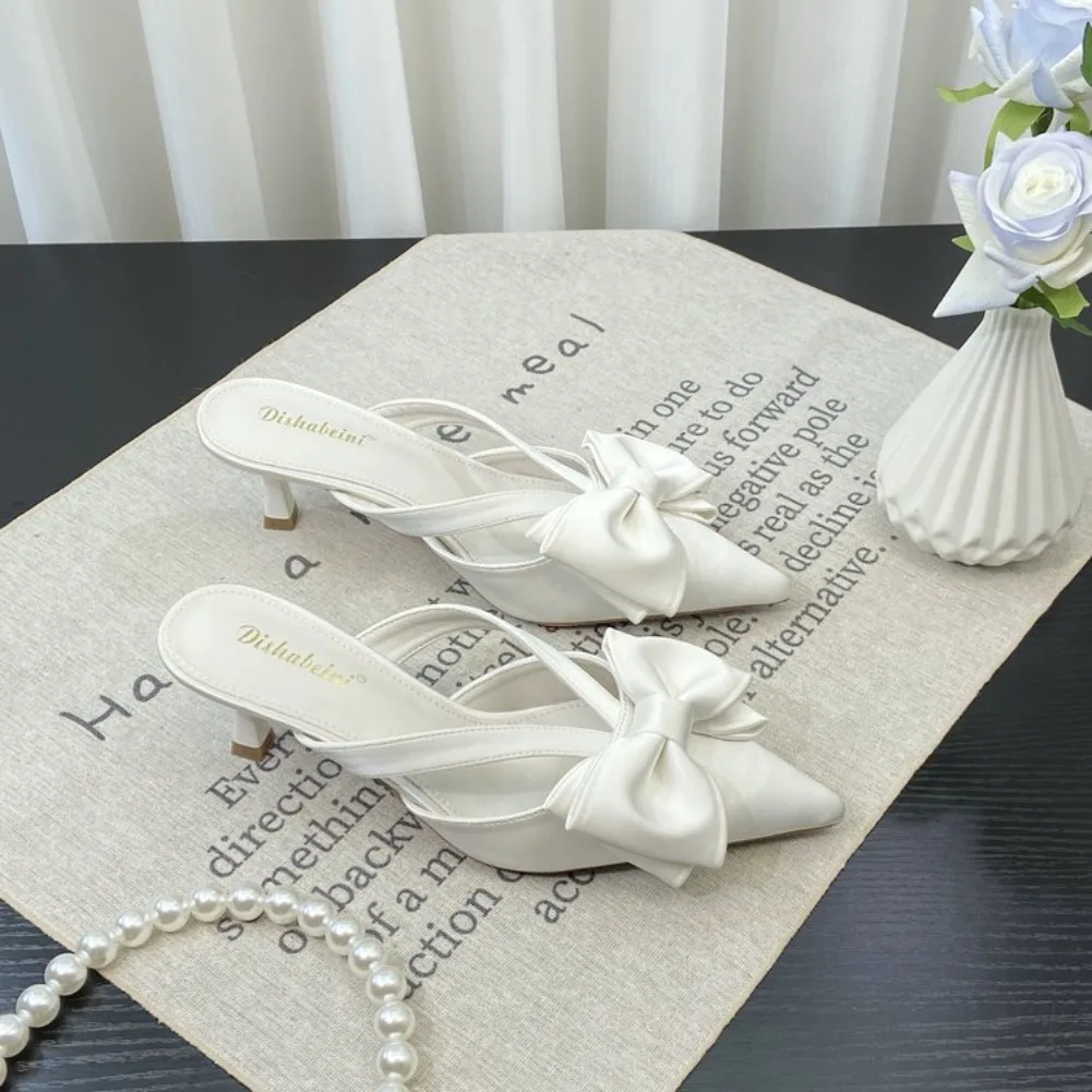 2026 Neue Feen-Stil Rosa Coole Pantoletten für Damen – Französische spitze Schleifen-Hohle High Heels, Halb umwickelte Damen-Slipper für den Sommer – Detail 5