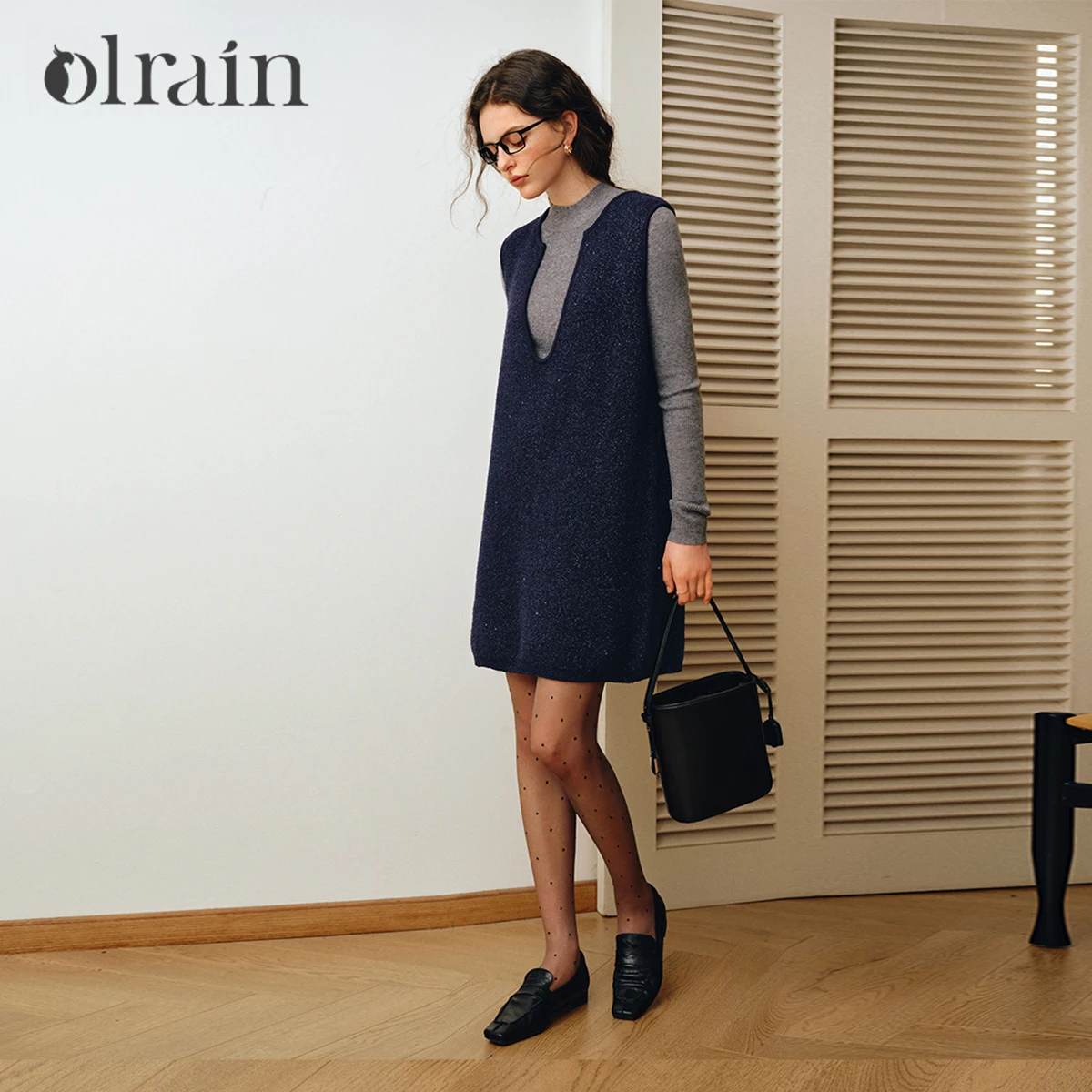 

OLrain Wool Elegant V-Neck Dress Women Straight Sleevless Spring 2026 New Commuter Casual Knitted Female Dresses O57QL001691