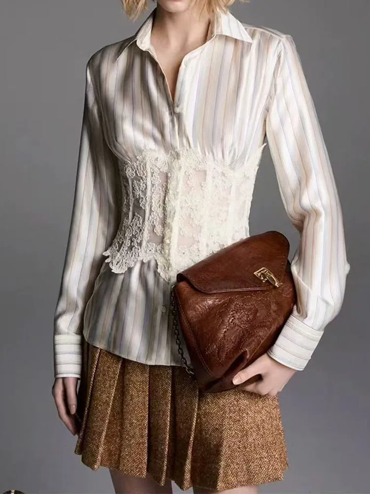 

Новая французская кружевная полосатая рубашка в стиле ретро для женщин осенью 2023 года, повседневный, стильный, утягивающий и сексуальный топ с длинными рукавами.