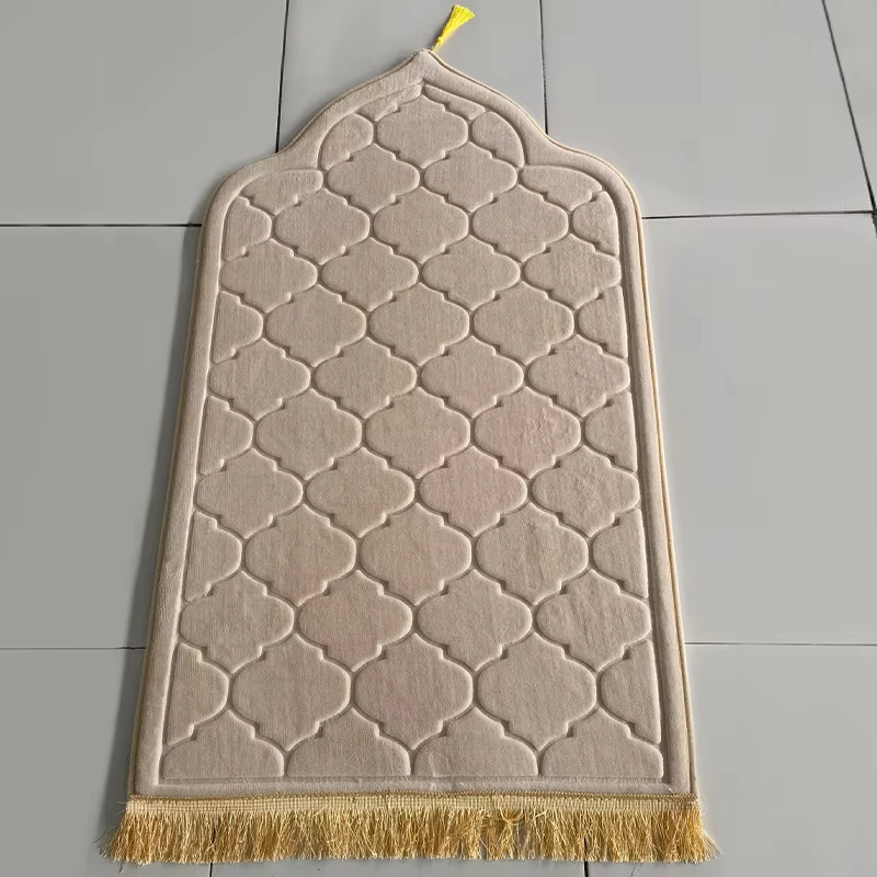 Soft Worship Kneel Travel Prayer Rug Non-slip Prayer Mat Flannel Carpet for Muslim Ramadan Embossing Floor Carpets Portable