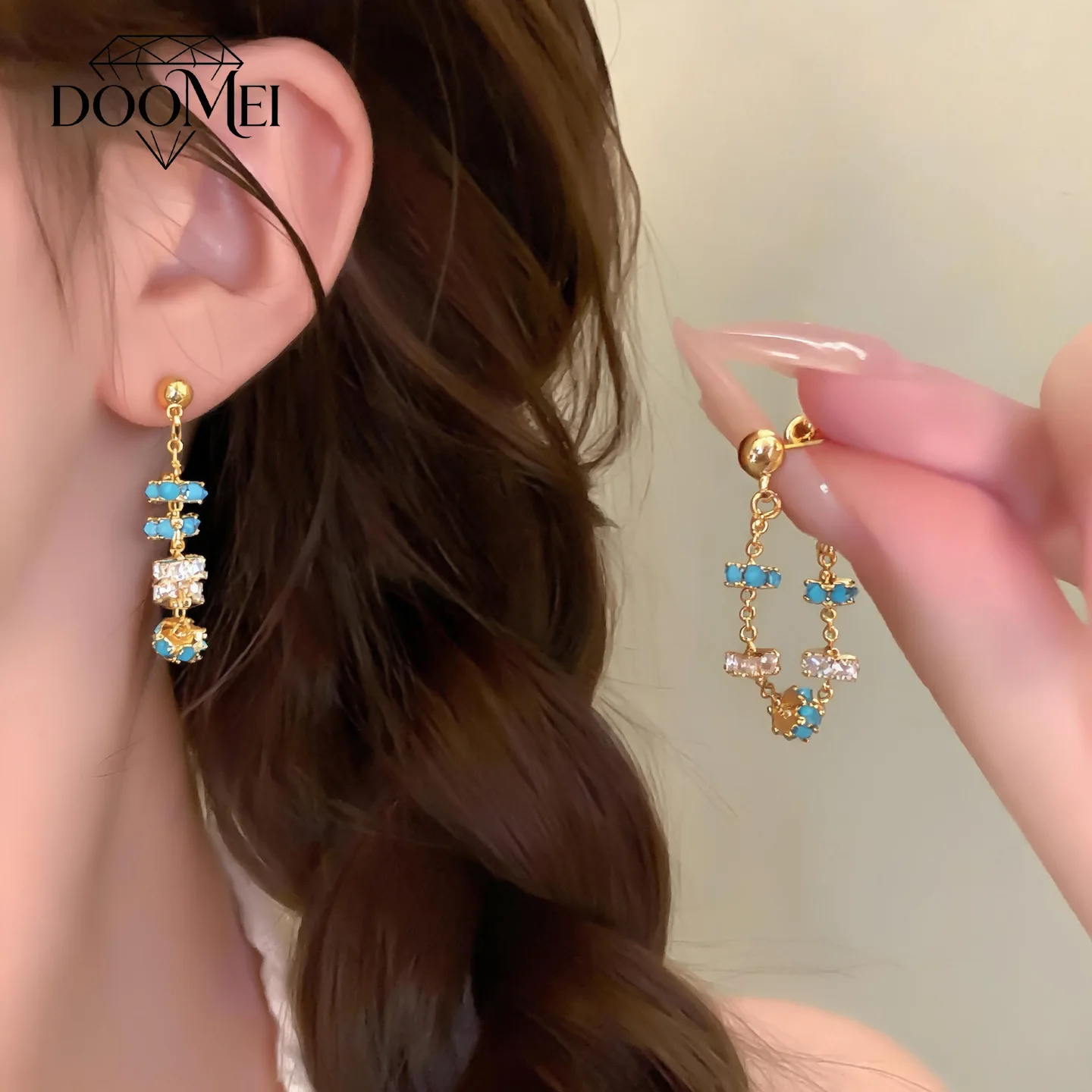 DOO MEI Light Luxury Round Earrings Cubic Zirconia Hoop Earrings 18k Gold Plated Ear Hoop Women's Dating Dazzling Jewelry
